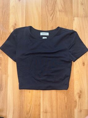 ARITZIA Babaton Black Short Sleeve Cropped Tee size Small